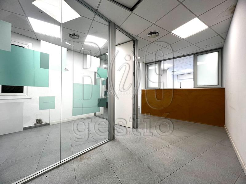 Foto 50293bdc-2de5-4a46-b66d-ceabf8269c42. Lloguer oficina a Barris Marítims Tarragona