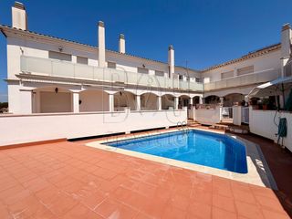 Casa adosada  Salze. Casa adosada en zona tranquila de la pobla de montornés
