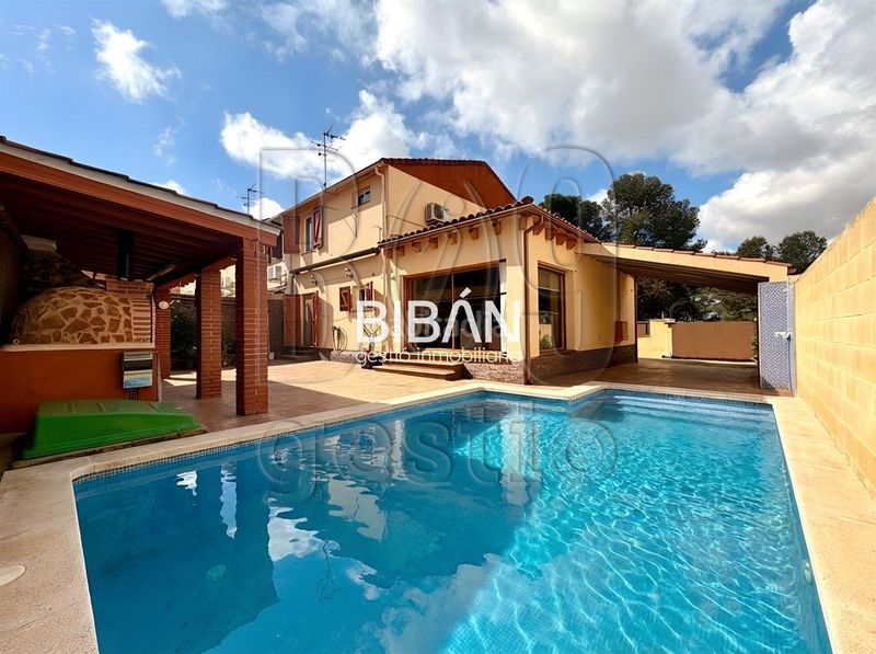 Foto cde01534-2114-4c6a-b254-0544b9343de0. Casa amb calefacció aparcament piscina a Pallaresos (Els)
