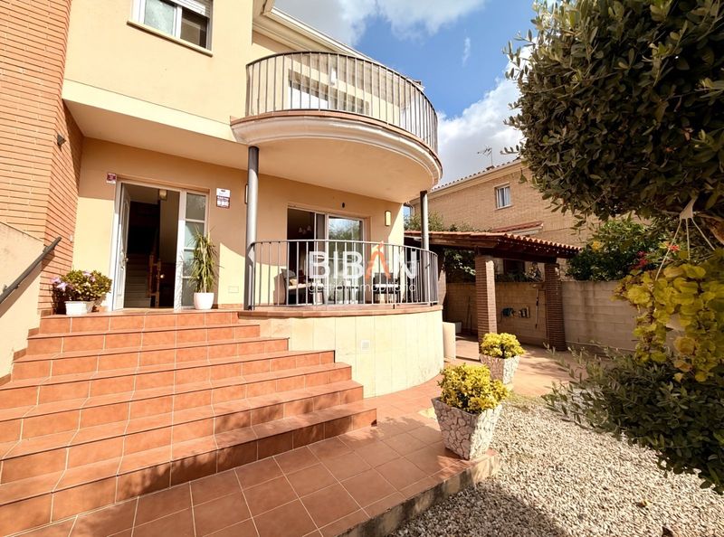 Foto 73540e15-0399-4897-b282-ebcba4a7c117. Casa adossada amb calefacció aparcament piscina a Tarragona