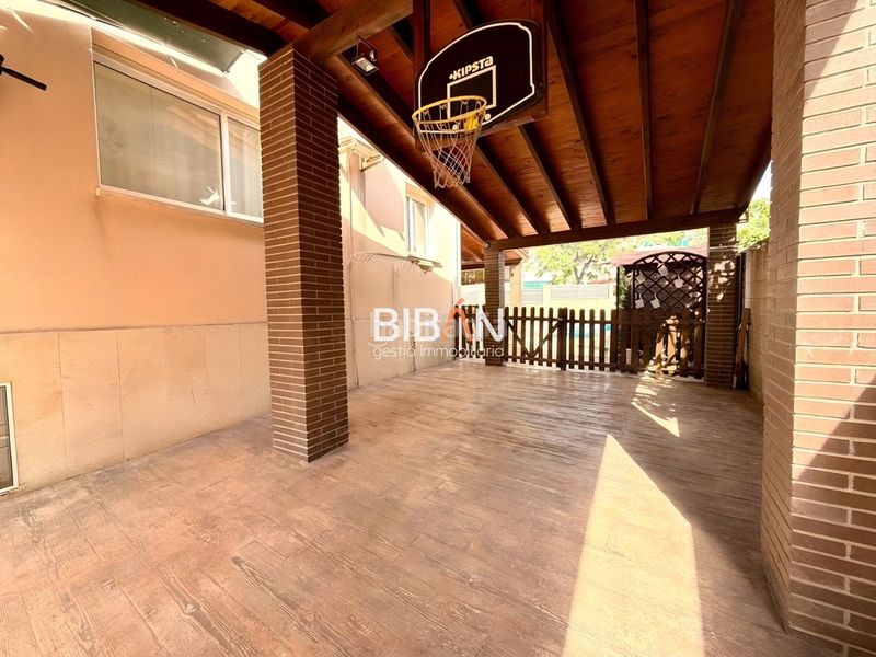 Foto a3422114-c49e-4c32-9f8b-cd8984e608a3. Casa adossada amb calefacció aparcament piscina a Tarragona
