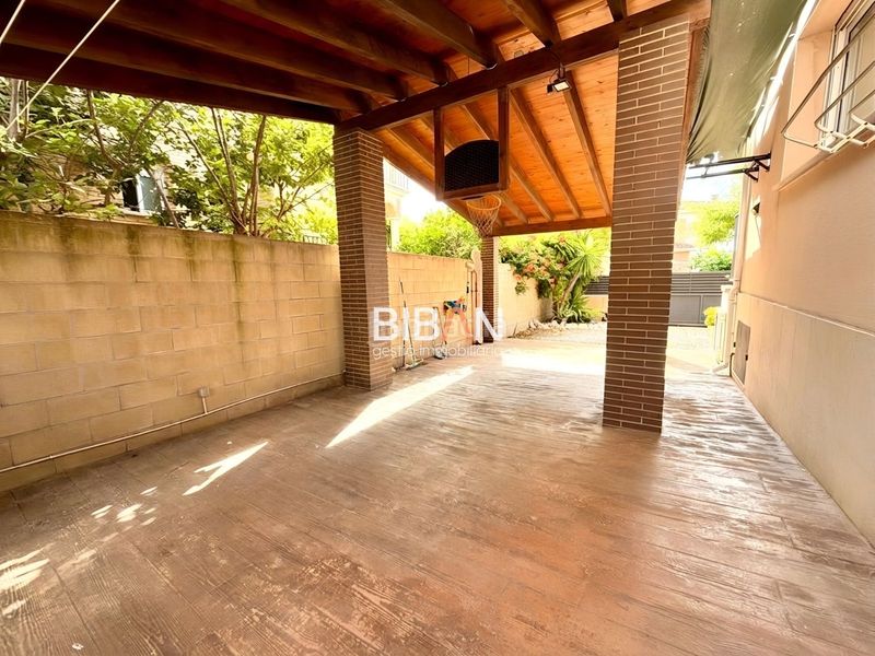 Foto a6680f46-c814-4f0f-950a-05656af13c55. Casa adossada amb calefacció aparcament piscina a Tarragona