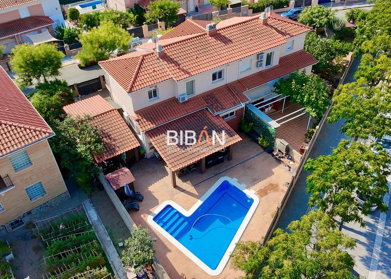 Foto aa22b573-7549-4c7f-b30c-325923891727. Casa adossada amb calefacció aparcament piscina a Tarragona