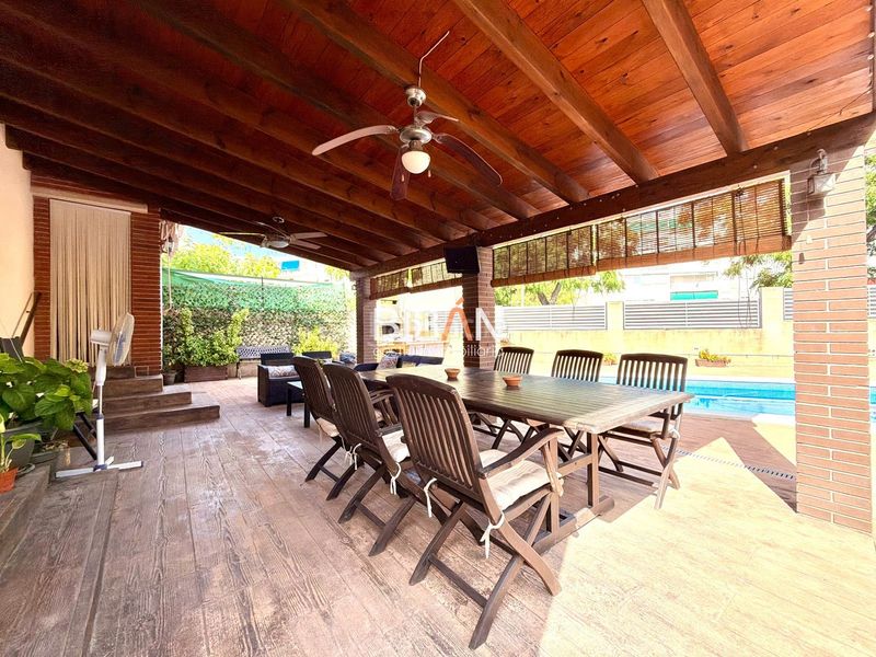 Foto ab190fa4-44ea-4824-813b-005e9bf6e186. Casa adossada amb calefacció aparcament piscina a Tarragona