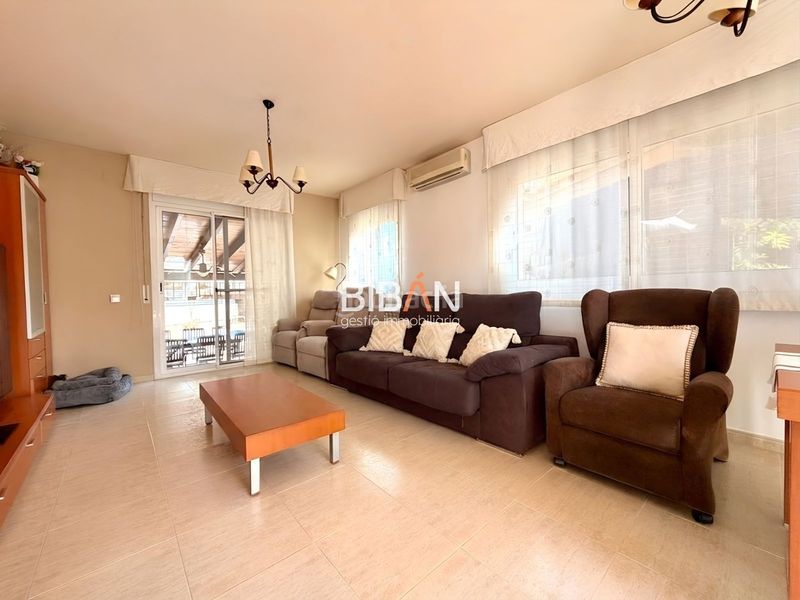 Foto d9834591-e7f6-421f-a9d9-56f5ee83cdcf. Casa adossada amb calefacció aparcament piscina a Tarragona