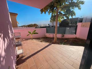Location Appartement  Calle de juan de ortega. Piso con jardin junto a teatinos