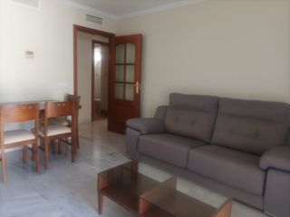 Rent Flat in Calle constancia 14. Estupendo piso con garaje en perchel sur