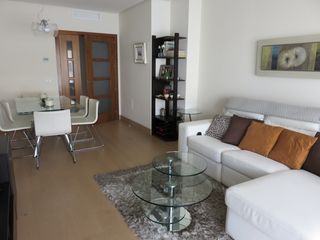 Rent Flat in Calle jacinto verdaguer 40. Fantastico piso junto al mar