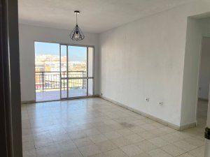 Location Appartement  Avenida del comandante benítez. Amplio piso con terraza en sector soho