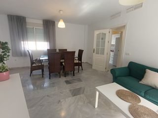 Rent Apartment  Calle alonso de palencia. Precioso piso con garaje y trastero