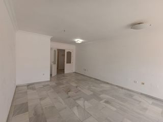 Location Appartement  Calle cuarteles. Excelente piso con plaza de garaje