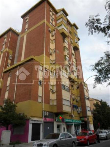 Foto 70466e29-5155-4791-9edb-badaea8aebf8. Appartamento in El Plantinar - Avda. La Paz - El Juncal Sevilla