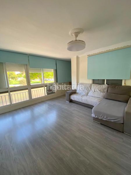 Foto 727f672b-2643-4e7c-bea3-89b94527675d. Flat with heating in Pedro Salvador - Las Palmeritas Sevilla