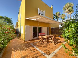 Casa bifamiliare in Avenida de la urta 2. Pareado en venta en costa ballena, rota. tartessos.