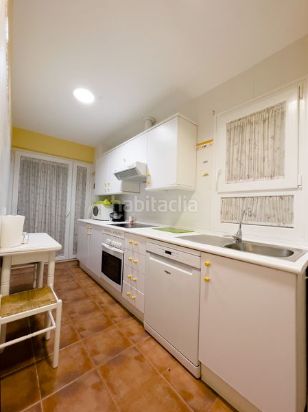 Foto a53da8d4-9e3a-408c-ae45-7a7ca598f2c5. Casa aparellada a avenida de la urta 2 a Costa Ballena - Largo norte Rota