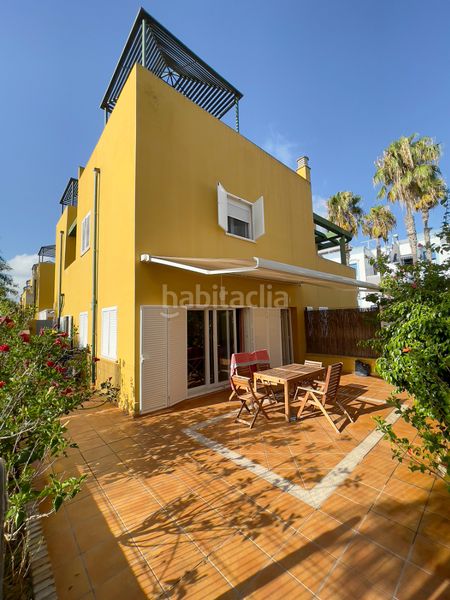 Foto bece46c9-3549-40af-9bb6-c43cb2204bf3. Casa aparellada a avenida de la urta 2 a Costa Ballena - Largo norte Rota