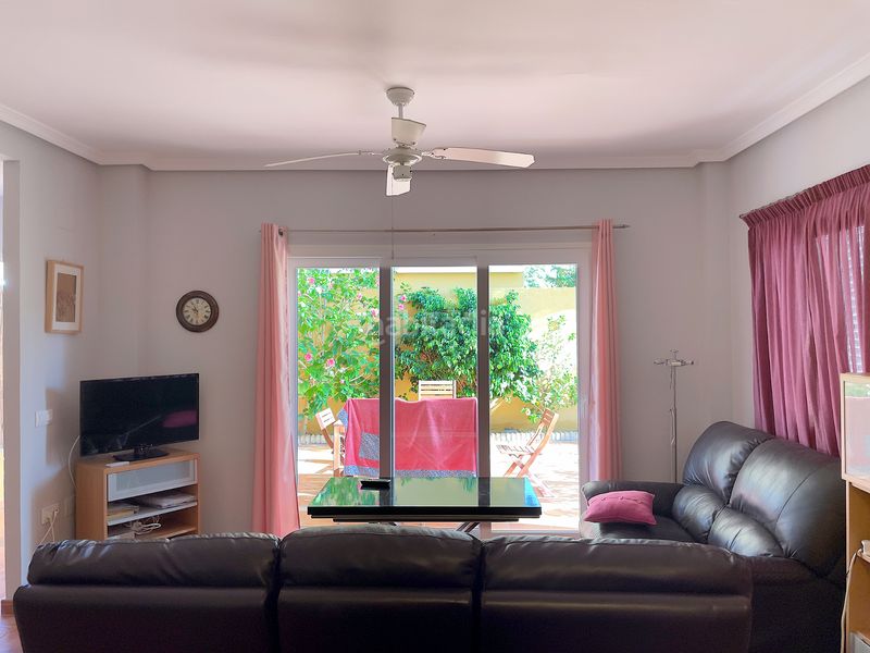 Foto d55d8ccf-70f0-4756-a0d1-c6c58825df95. Casa aparellada a avenida de la urta 2 a Costa Ballena - Largo norte Rota