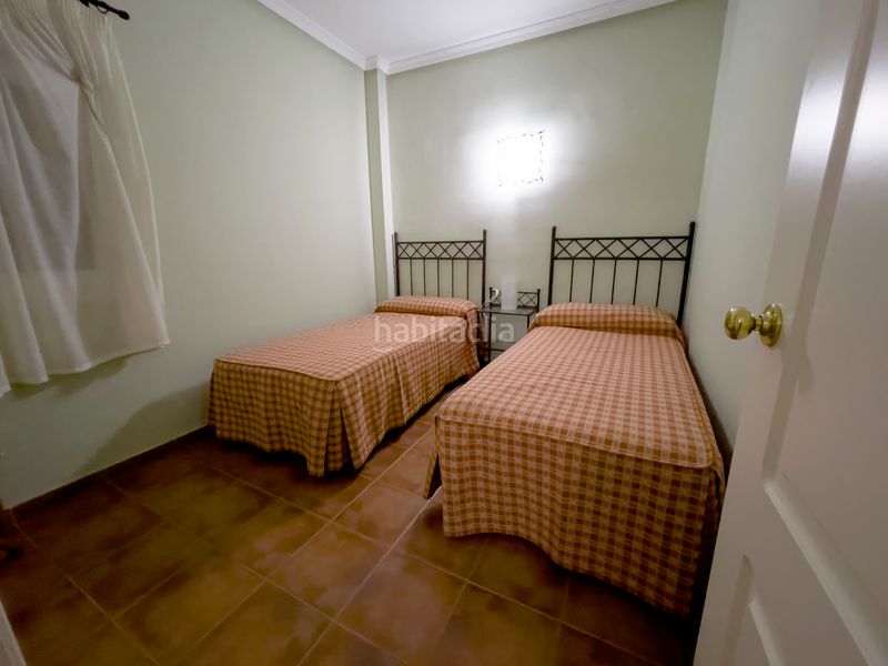 Foto ff3bd86e-f442-452a-a0c4-37fbddc08d7f. Casa aparellada a avenida de la urta 2 a Costa Ballena - Largo norte Rota