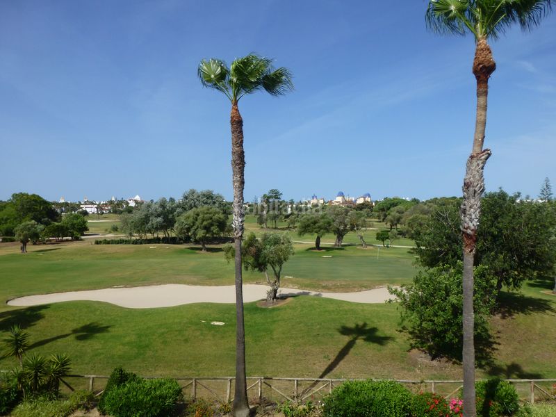 Foto 88ea6540-8c39-4b70-8b11-c4a106e85bc1. Àtic a avenida de la ballena 4 a Costa Ballena Golf Rota