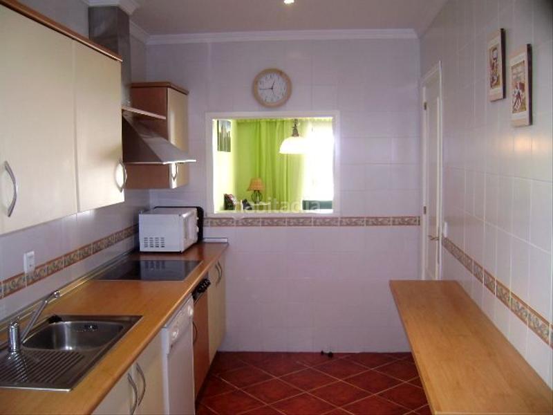 Foto 8f7998f5-6a3f-419d-8de5-fb79dbfba7ce. Lloguer apartament a avenida reina sofía 10 a Costa Ballena Golf Rota