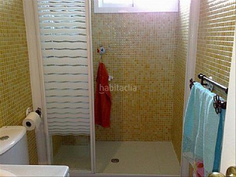 Foto f9533a6a-f37e-46b6-af47-77585187c14a. Affitto casa a schiera in avenida juan carlos i 14 in Rota