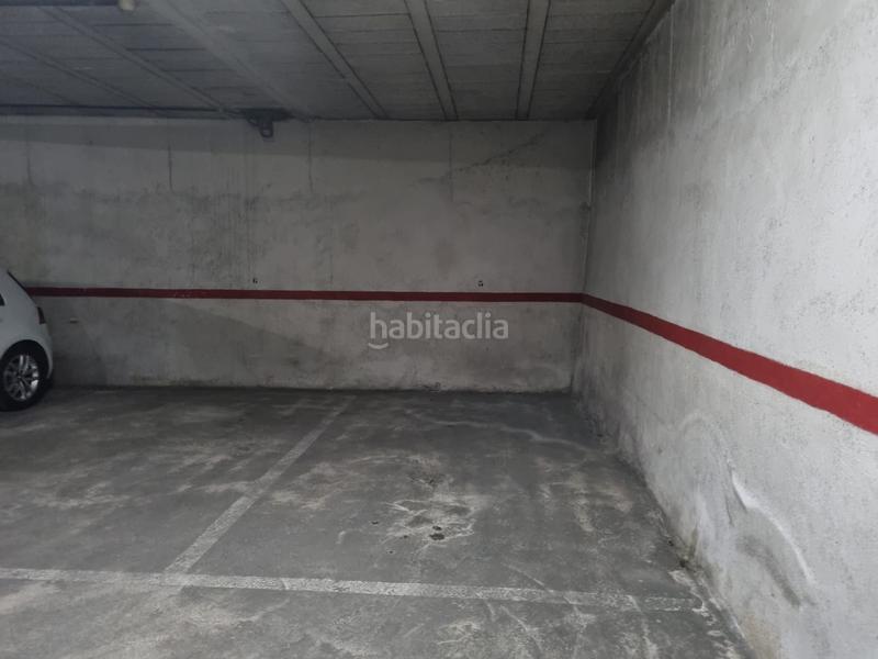 Foto b96c2b1c-d7d0-4565-9d69-992bd0bba7b0. Aparcament cotxe a calle mosén lorenzo cot 27 a El Grao Castellón de la Plana