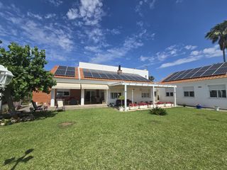 Chalet  Carrer zarauz. Casa chalet independiente en zona privilegiada