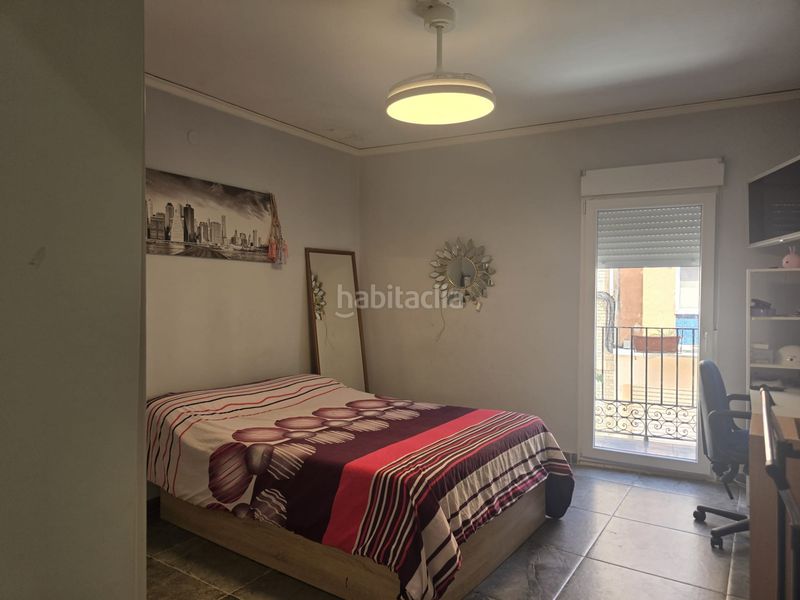 Foto e2dada79-fc24-42e1-b3dc-1b0c79ad7445. Casa adossada a carrer del tinent monzonís 13 a Plaza Donoso Cortés - Avenida Magdalena Castellón de la Plana