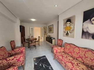 Rent Flat  Plaça cardona vives. Alquiler de vivienda en pleno centro de castellón