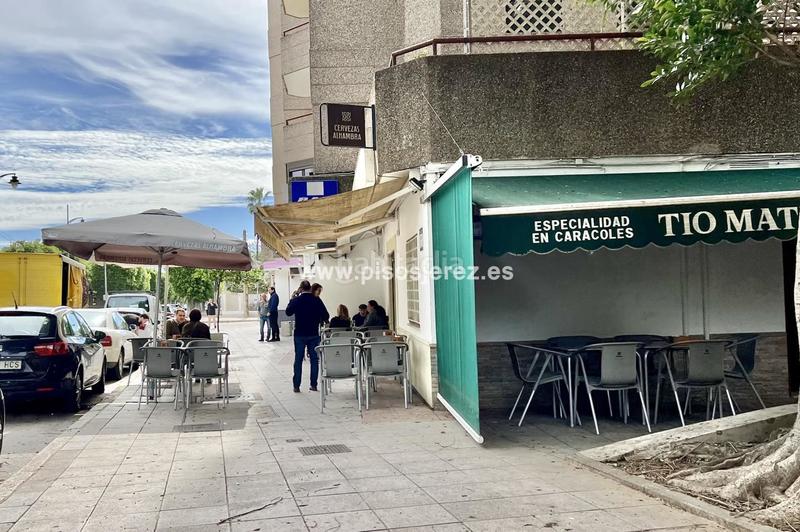 Foto 98963c9b-0675-419d-b166-1153da972272. Local comercial bar las tres niñas y kebab en Parque Avenida Jerez de la Frontera