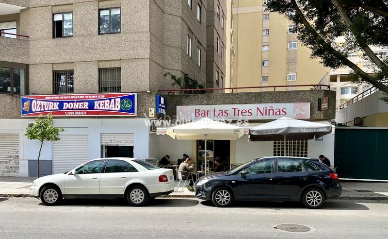 Foto c4885bfb-3ca8-4b81-be6b-3fc6b870e873. Local comercial bar las tres niñas y kebab en Parque Avenida Jerez de la Frontera