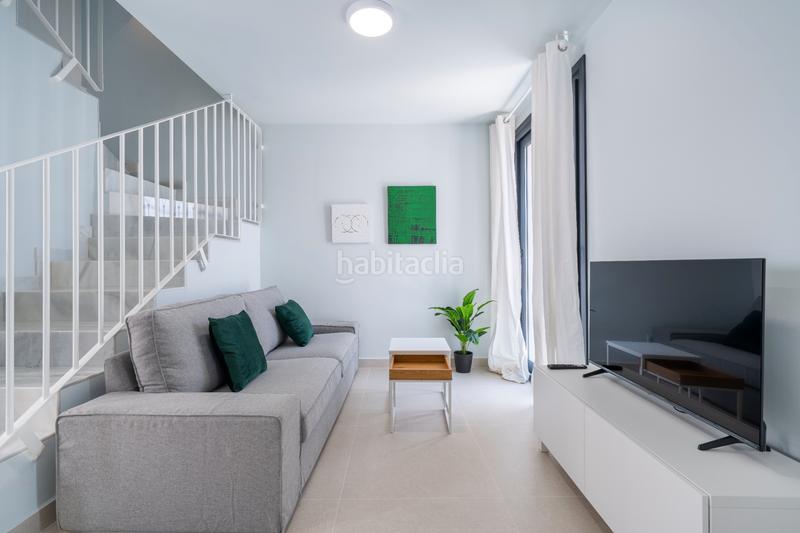 Foto a3aa9218-30f5-43e4-abe1-d151fd5ebc1f. Location duplex dans calle braulio moreno 8 dans Centro Almería