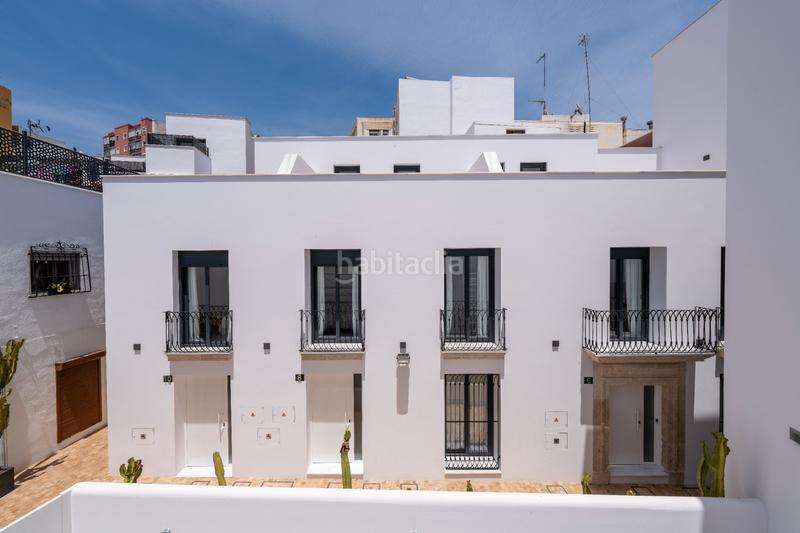 Foto bf227a6f-0778-4936-b6af-5cec1f28ea96. Alquiler dúplex en calle braulio moreno 4 triplex en Almería