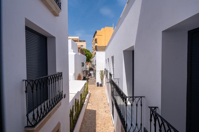 Foto 0914cd53-a107-4571-acf7-b56ed8f74a84. Miete zweistöckige wohnung in calle braulio moreno 4 in Almería