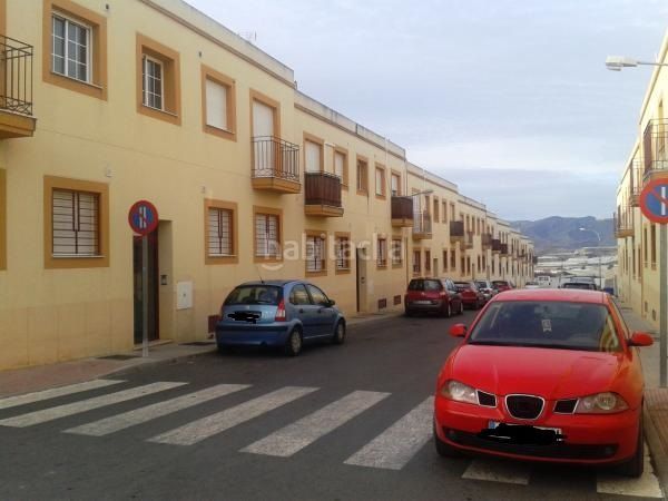 Foto 81d3882f-d380-459b-94e7-f24a18b0b0fc. Rent flat in Berja