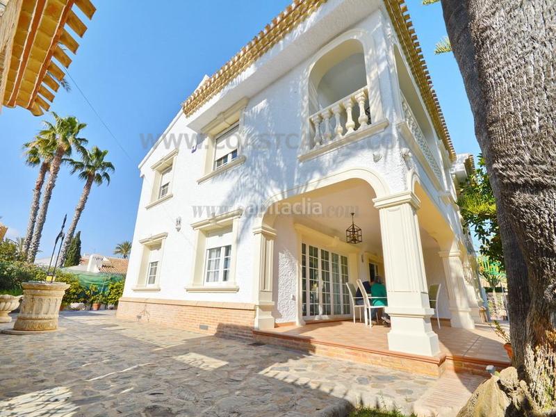 Foto 124e35ad-9aa4-448e-a843-aeea6001d8e9. Xalet amb calefacció aparcament piscina a Cabo Roig Orihuela