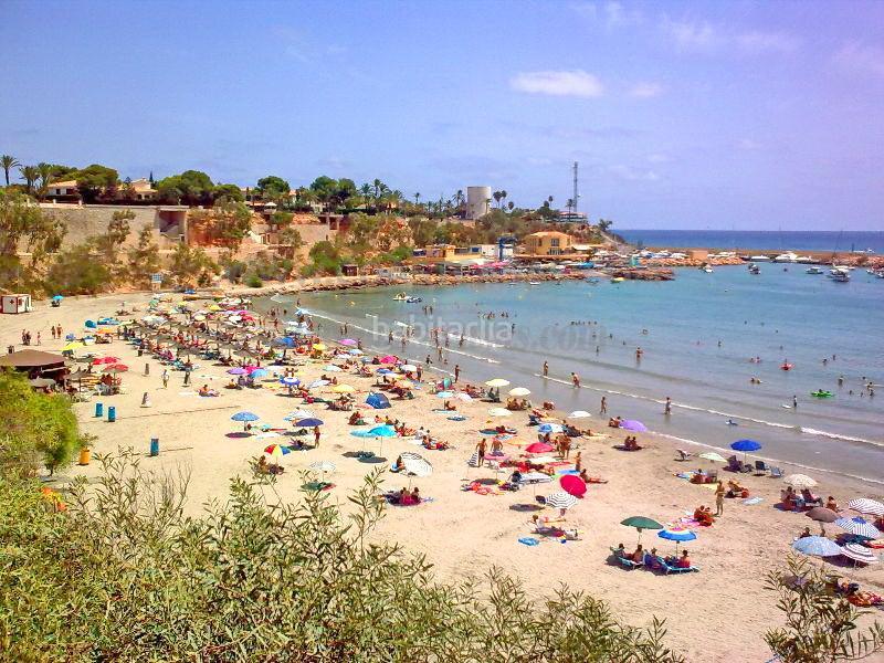 Foto 43f11674-7553-4e6d-b920-f2572a762b26. Xalet amb calefacció aparcament piscina a Cabo Roig Orihuela