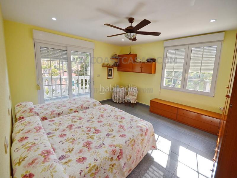 Foto a4bc6c37-e693-4c01-abbf-e043ff73a796. Xalet amb calefacció aparcament piscina a Cabo Roig Orihuela