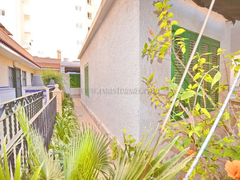 Foto cb0cfe10-3aca-433d-8b83-e5a9a1559295. Terreno residencial terreno en Zona Playa del Cura Torrevieja