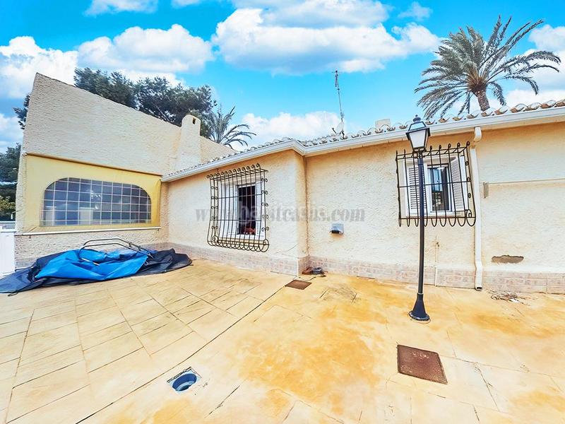 Foto a0464611-2b49-48ca-9641-d5e5784fd6a1. Chalet costachalet en Punta Prima Orihuela