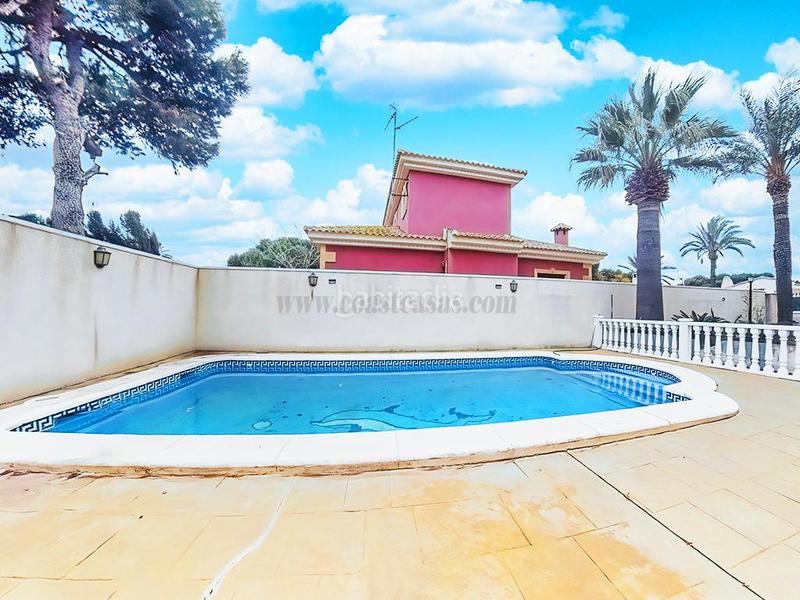 Foto f4745ef3-7086-4dbe-a80a-c338d2769ed1. Chalet costachalet en Punta Prima Orihuela