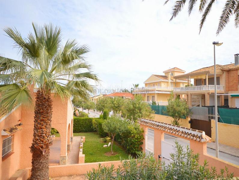 Foto 23bb2d2e-2af3-4837-a655-4756681f742e. Chalet costavilla en La Zenia Orihuela