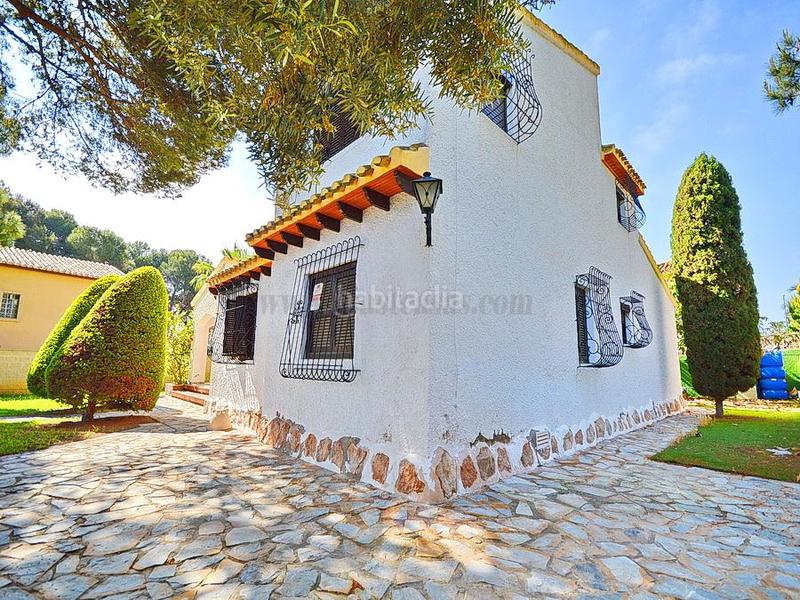 Foto 1a78c43d-3fb8-4451-a4f7-df9a697e8b8f. Chalet costachalet en Punta Prima Orihuela