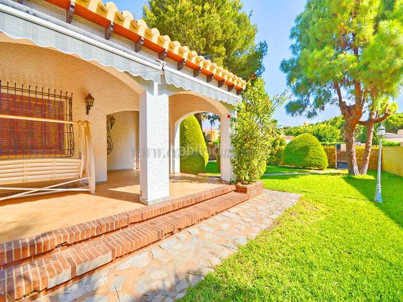Foto 2446b071-2ff1-43aa-a840-7bbebd07ab35. Chalet costachalet en Punta Prima Orihuela