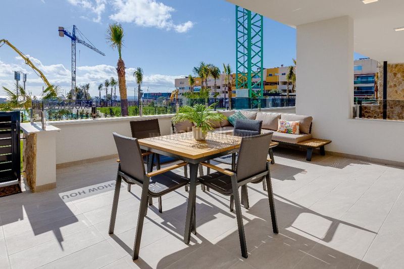 Foto b8d90517-1e36-41b2-86a5-85e4d4047094. Piccolo appartamento con parcheggio piscina in Zeniamar - Horizonte - La Campana Orihuela