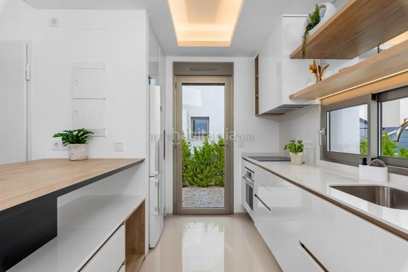 Foto 16e51f6e-aba5-406b-9c87-94a529d5a26d. Chalet with heating parking pool in Centro Alcázares (Los)