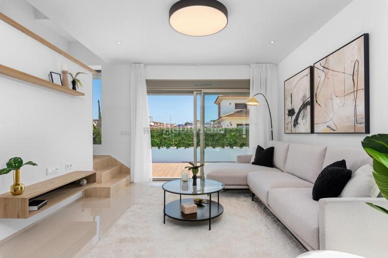 Foto 3346900b-58f3-4163-9ed2-40c9611f036e. Chalet with heating parking pool in Centro Alcázares (Los)