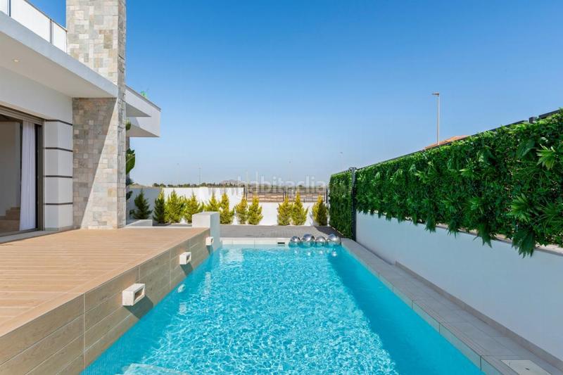 Foto 538333ce-01b6-4e4d-a6a0-1daedf6fee48. Chalet with heating parking pool in Centro Alcázares (Los)