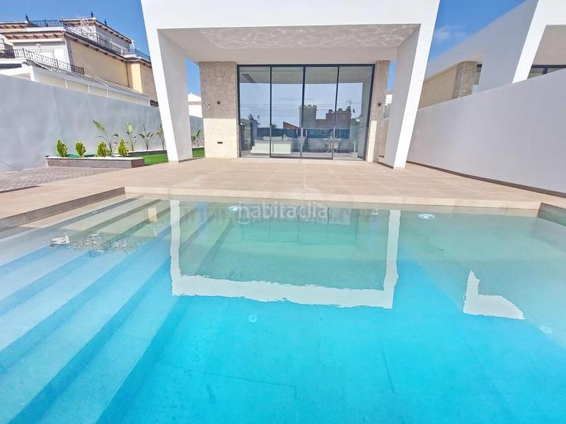 Foto 44a7ead7-7e63-4ae5-8fa2-bbc257691d2d. Xalet amb piscina a Zona Carrefour - Urbanizaciones Torrevieja