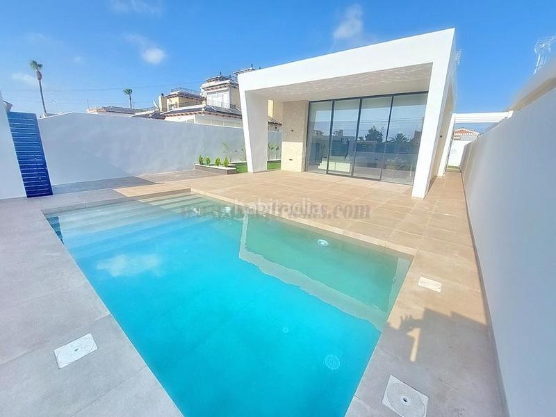 Foto 58859b45-2865-49bd-b630-94a141b9f4e6. Xalet amb piscina a Zona Carrefour - Urbanizaciones Torrevieja